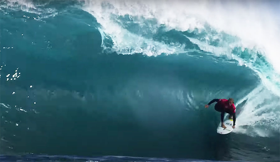 Owen Wright surfing perfect 10