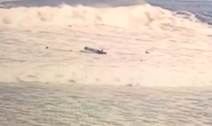 Small Boat Crashes Into Lowers Lineup as Surfers Try to Poach Closed Trestles