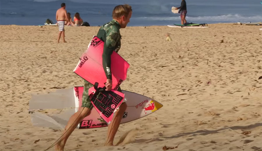 Jamie O'Brien surfing Pipeline