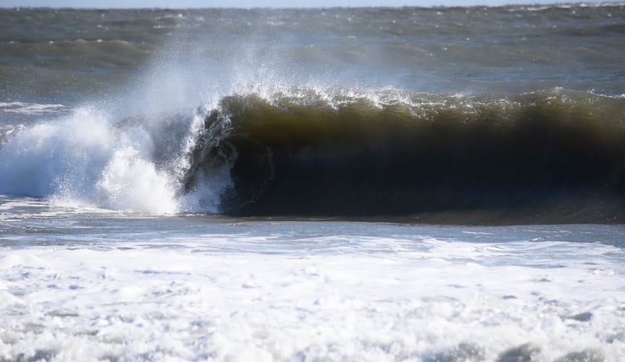 Ben Gravy Thinks This Might Be the Gnarliest 3-Foot Barrel Ever
