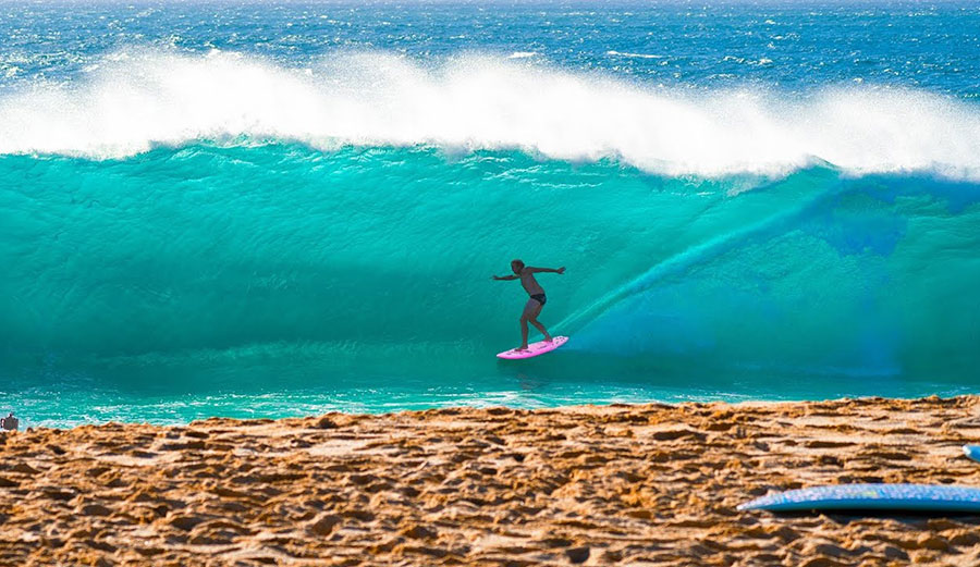 Jamie O'Brien surfing