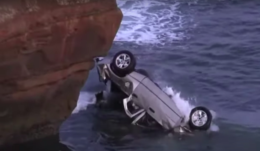 Police Officer Uses Dog Leash to Rappel Down San Diego's Sunset Cliffs to Save Two Young Girls
