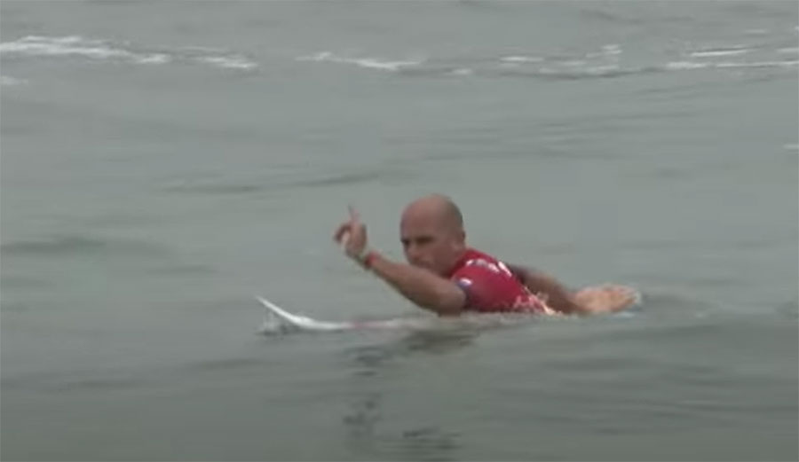 Kelly Slater surfing