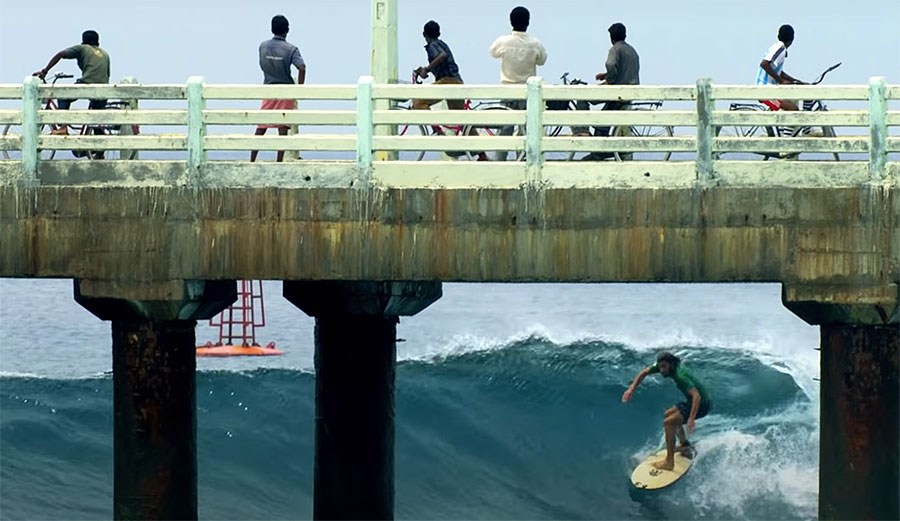 Dave Rastovich surfing