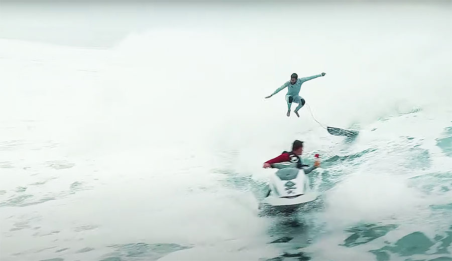 Italo Ferreira surfing