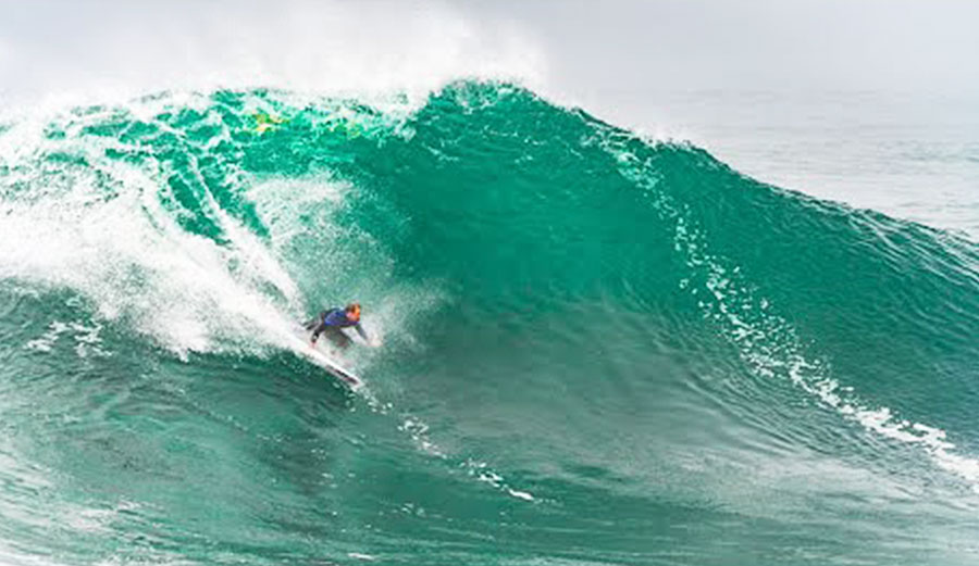 Jamie O'Brien Surfing at the wedge