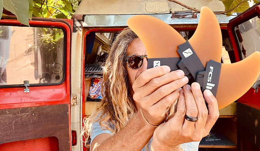 Rob Machado surfing fins