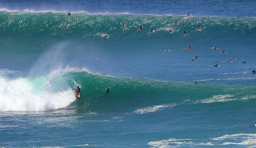 Padang Padang surfing