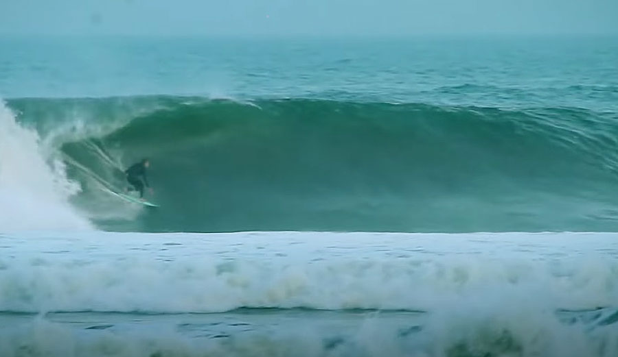 Jonathan Gubbins surfing