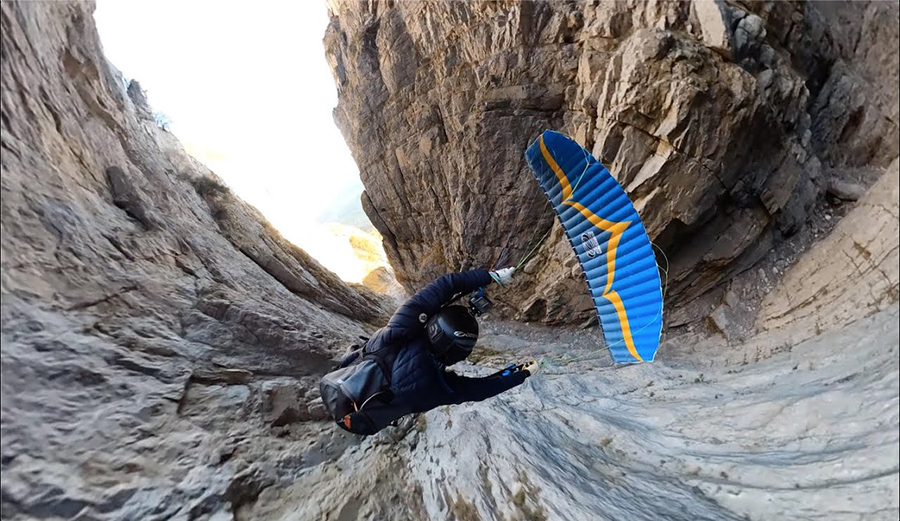 a speedflying pilot navigates the crack