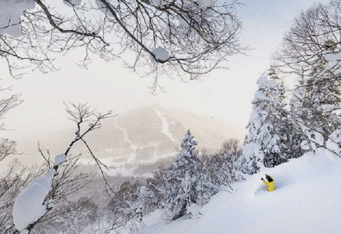 snowboarding in hachimantai, japan
