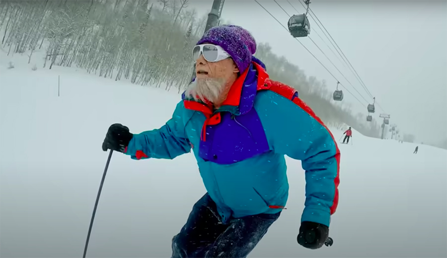 Skier Hotdog Hans ripping