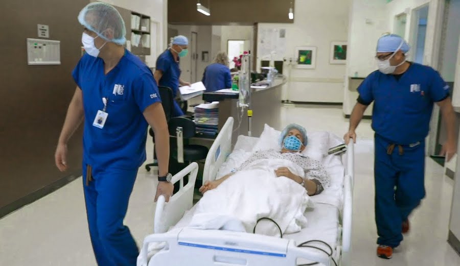 Surfer Jamie O'Brien goes into knee surgery