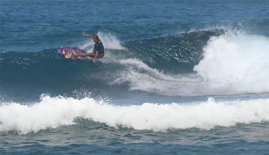 Kai Lenny surfing