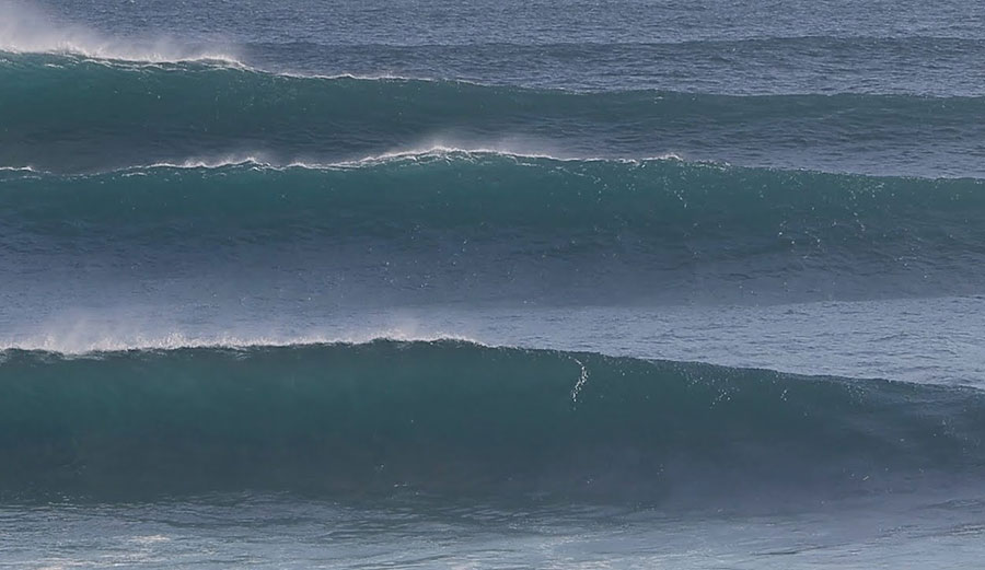 Surfing Uluwatu
