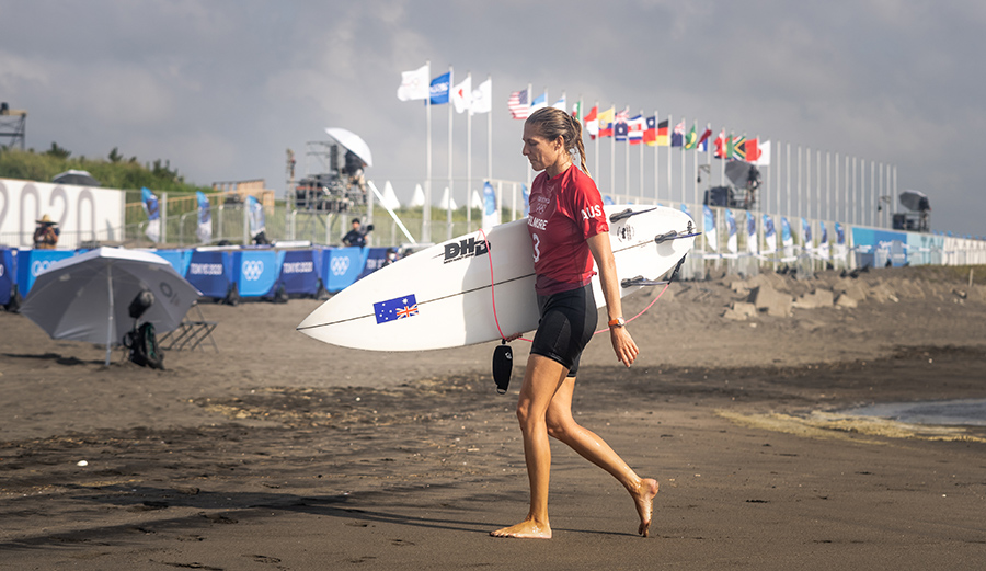 Big Names Including Steph Gilmore, Julian Wilson Eliminated in Unruly Surf at Olympic Venue in Japan