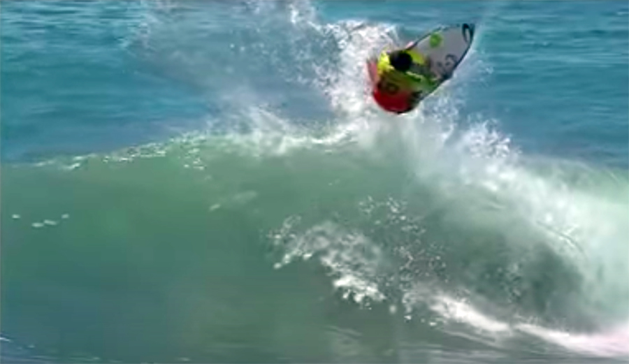 Gabriel Medina's Buzzer-Beating Rodeo Flip Takes Him to the Round of 16