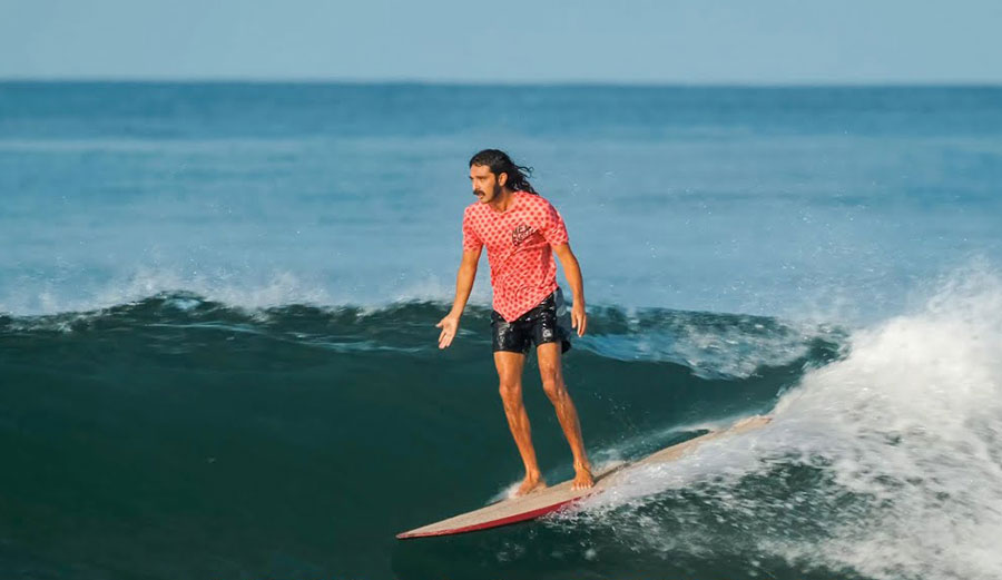 Mexi Log Fest surfing