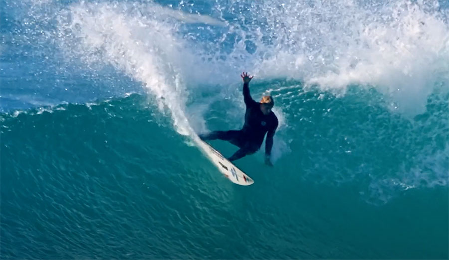 Mick Fanning surfing on twin fin