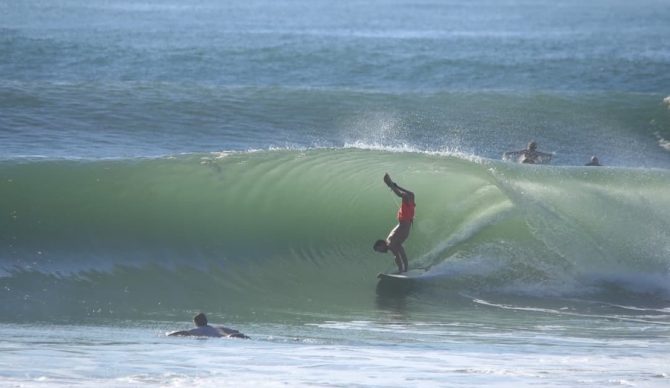 taylor watling the handstand surfer