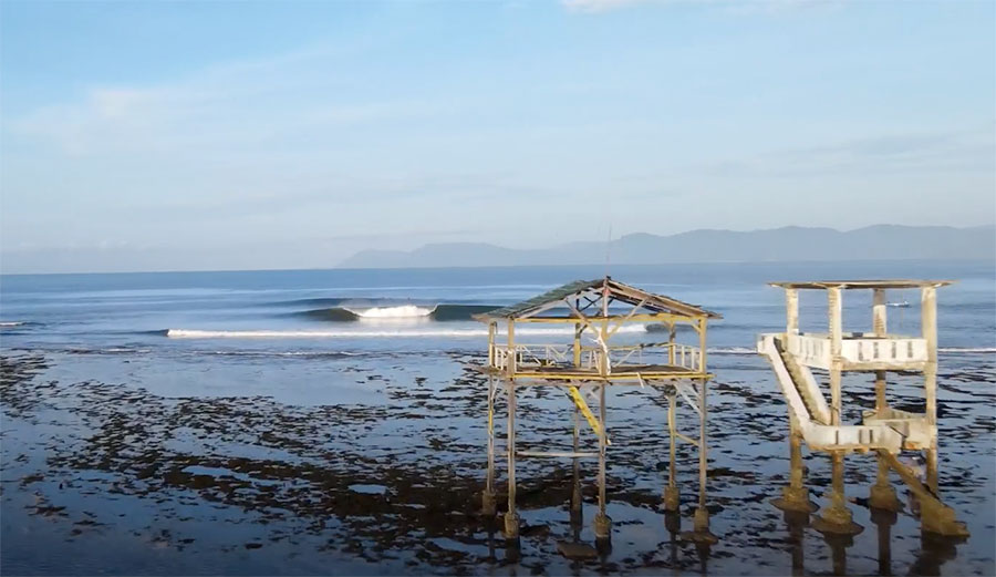 Lakey Peak surfing