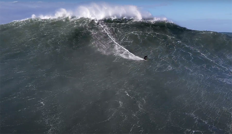 Nazaré big wave surfing