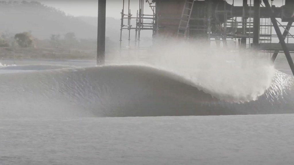 Surf Lakes Island wave