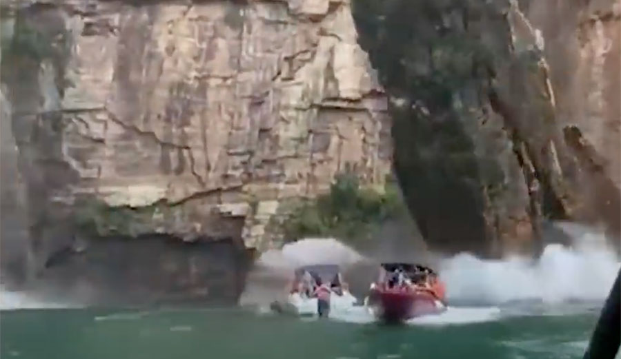 Brazil cliff collapse