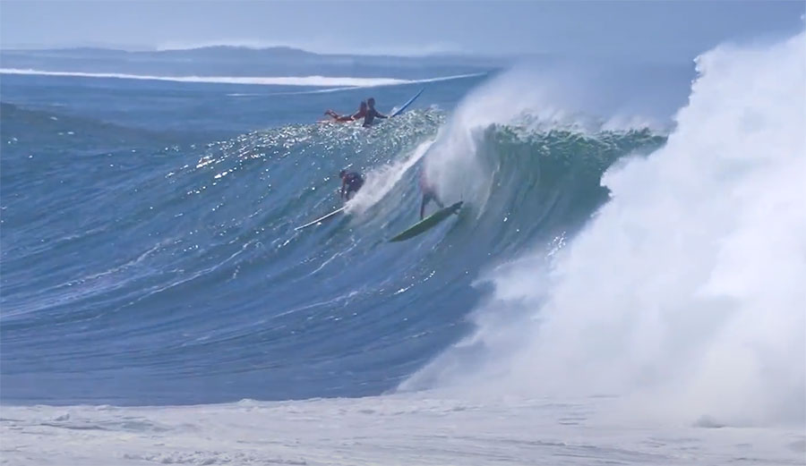 Kelly Slater Surfing Waimea Bay