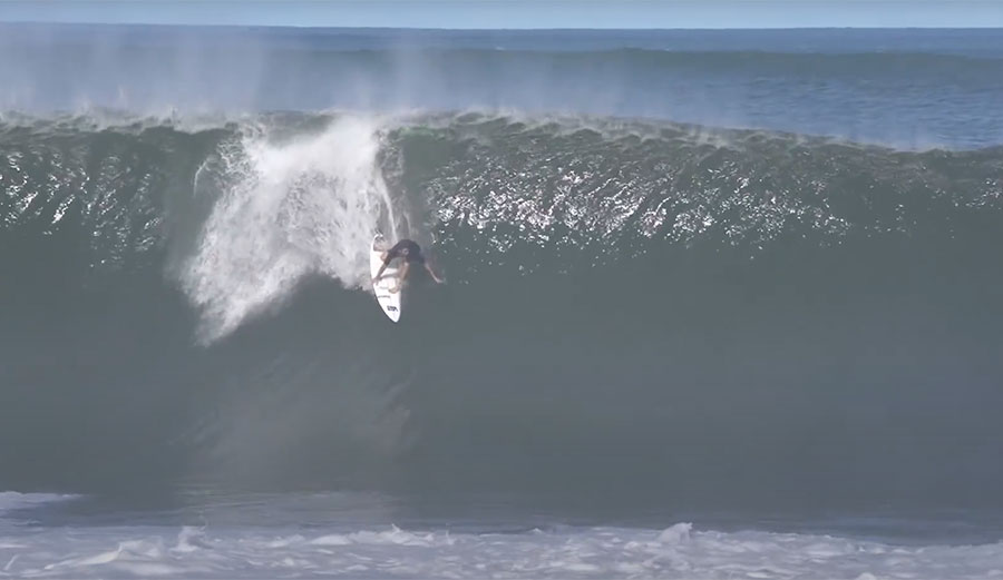 Pipeline surfing Nathan Florence