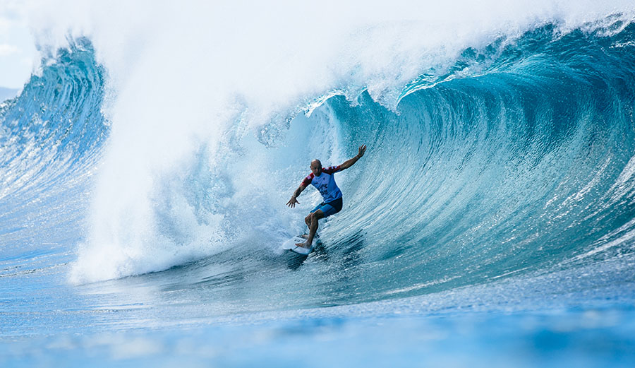 You Have to See Kelly Slater's Buzzer Beater Over Barron Mamiya at Pipe