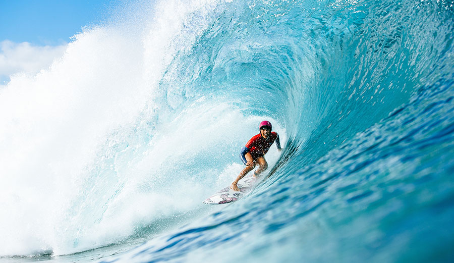 90 Seconds of Footage that Shows How Moana Jones Wong Became World's Best Pipe Surfer