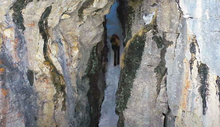 Candide Thovex skiing