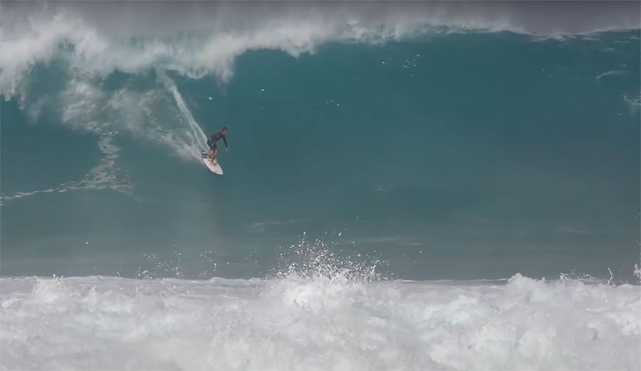 Surfing Pipeline