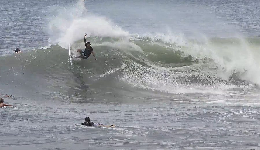 Rio Waida surfing Keramas