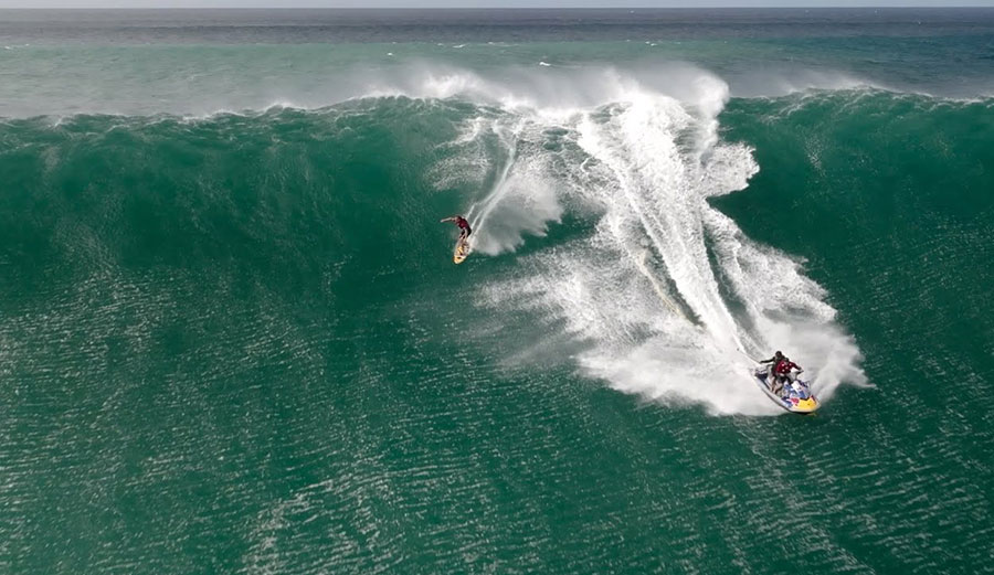Ben Gravy surfing Outer Reef