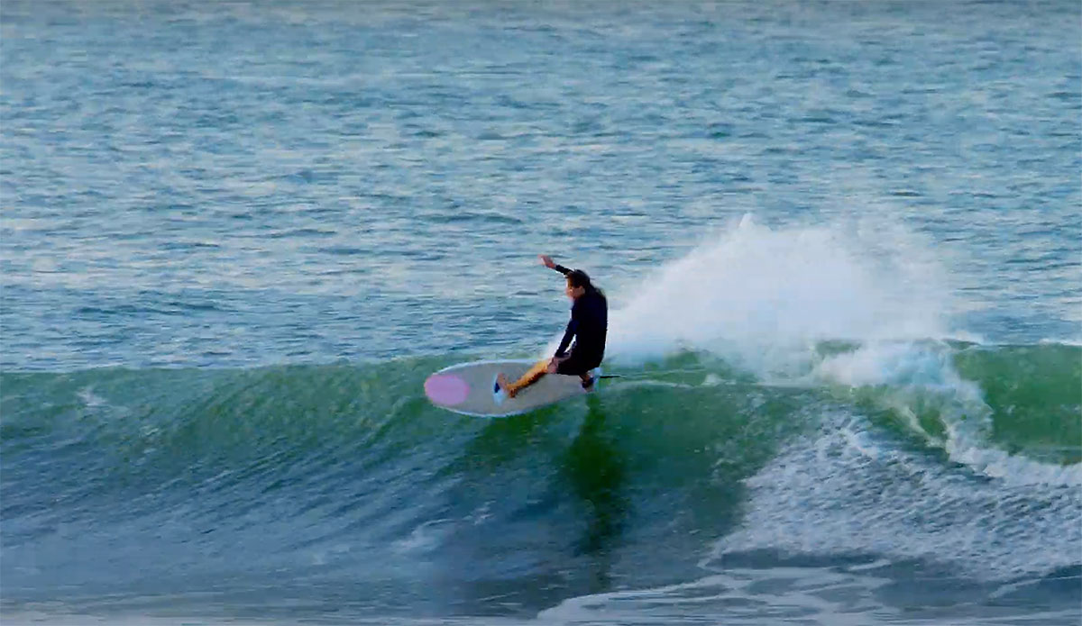 Stephanie Gilmore toe surfboard