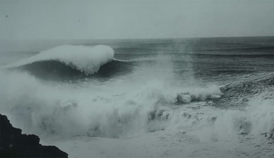 nazaré surfing