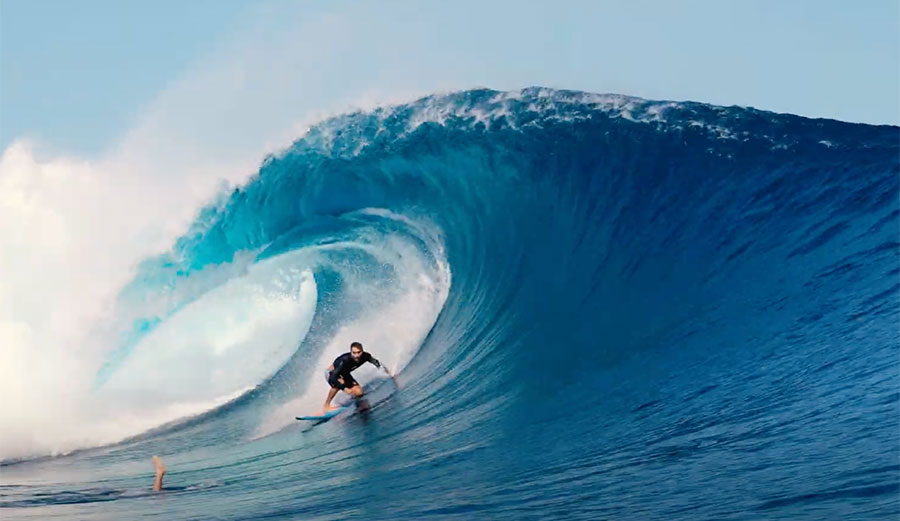 koa rothman surfing Cloudbreak