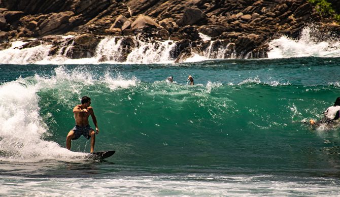 Ever Heard Anyone Measure a Wave at 7 Feet? A Look at the Mysterious World of Surf Height