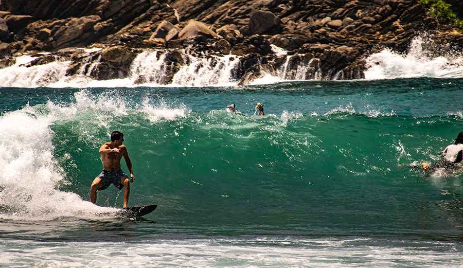 Ever Heard Anyone Measure a Wave at 7 Feet? A Look at the Mysterious World of Surf Height