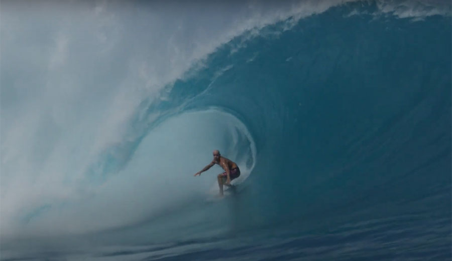 Kelly Slater surfing No Kandui