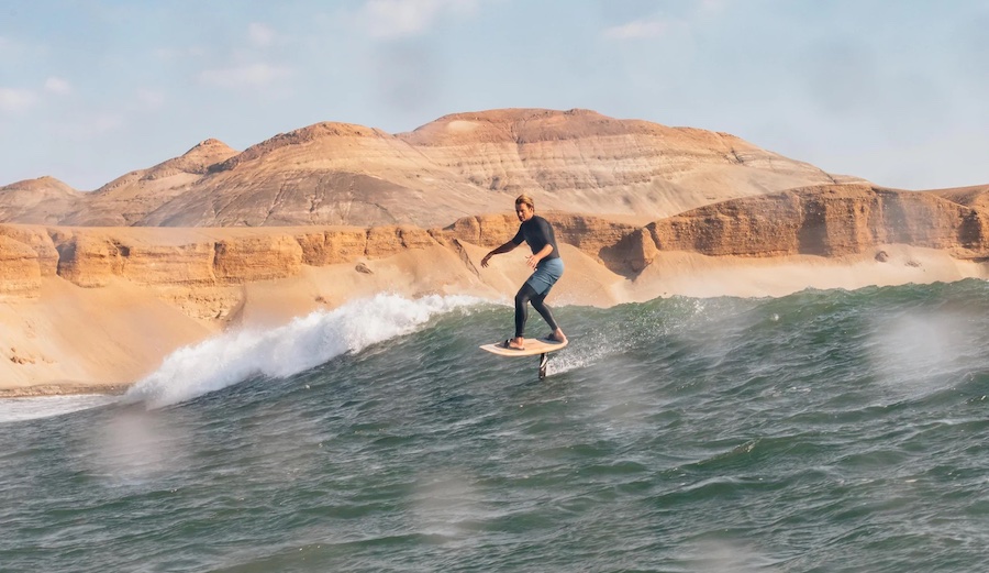 Laird foiling at Chicama
