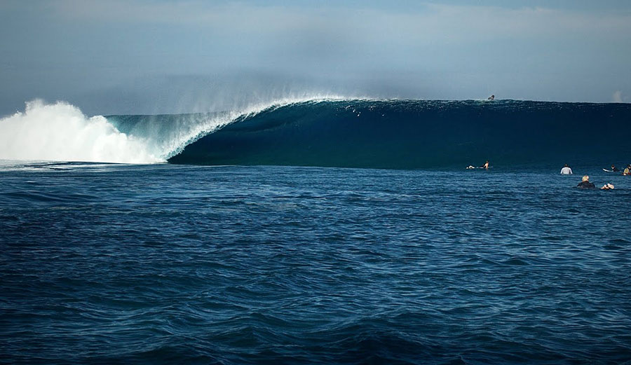 Cloudbreak surfing in September