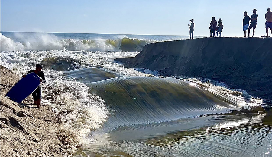 Watch This Big Glassy River Wave Form