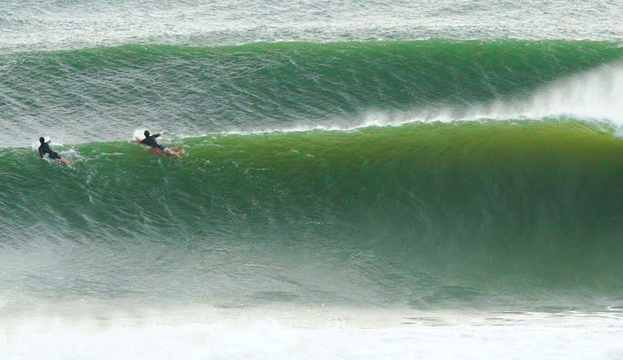 Burleigh heads surfing