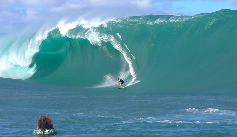 Code Red 2 From the Water: Diego Balestro Filmed the Giant Swell While Swimming