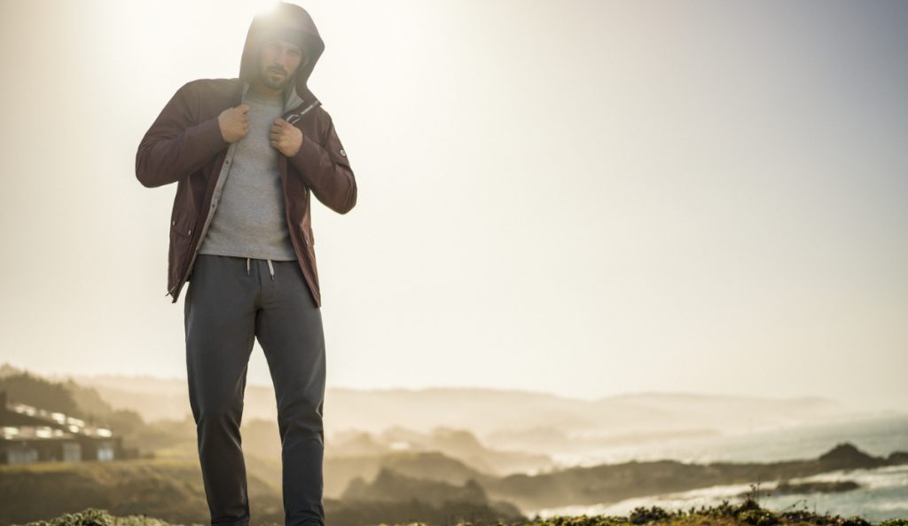 Vuori Transit Joggers on Cliffside Sunrise