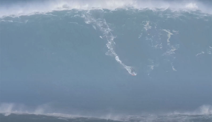 best waves at nazare