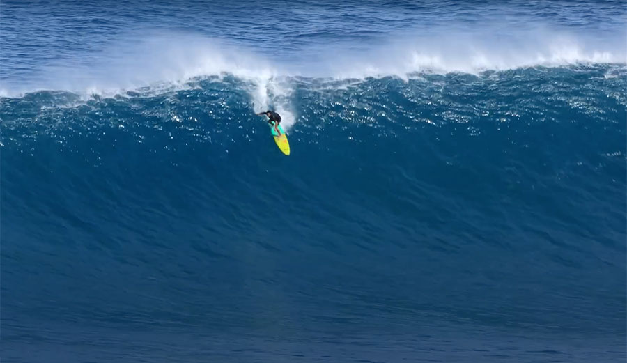 Christmas Eve big wave surfing at Jaws